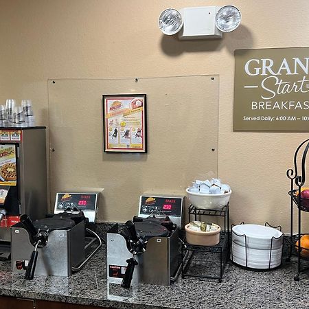 Grandstay Hotel & Suites Cambridge Esterno foto
