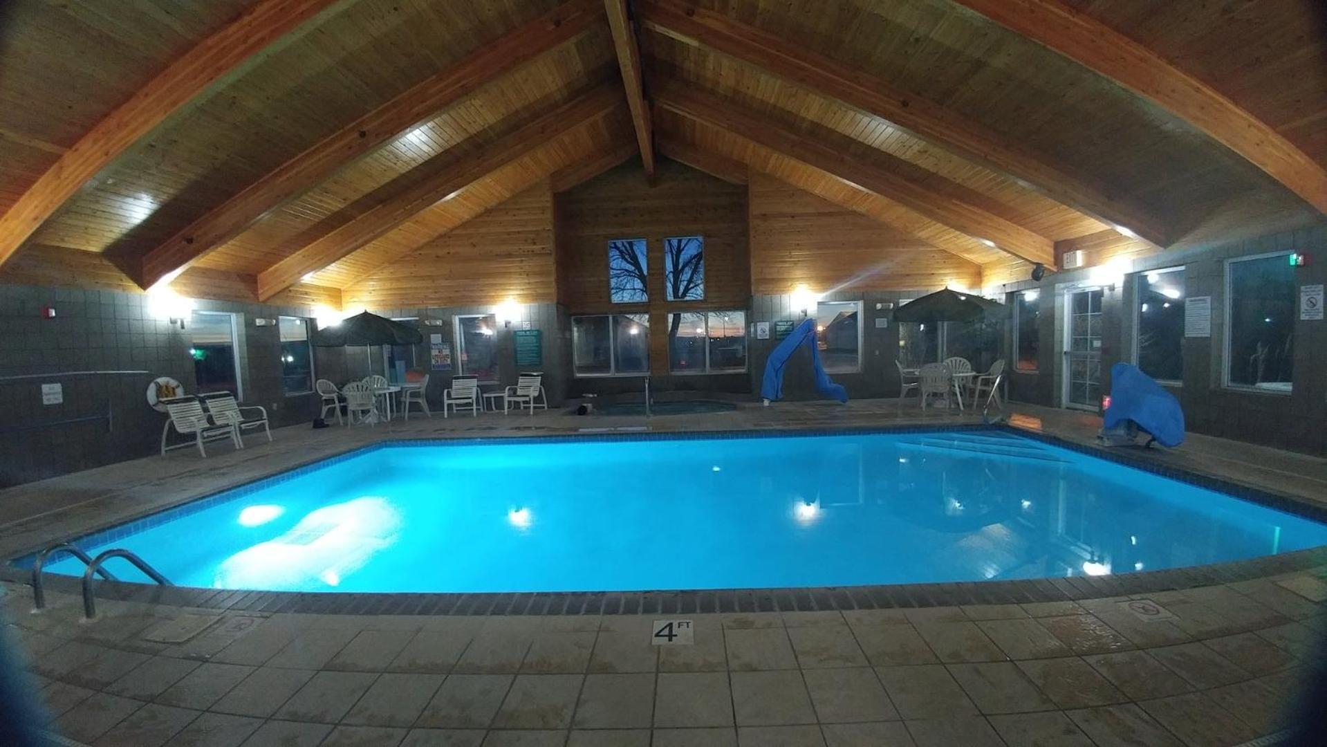 Grandstay Hotel & Suites Cambridge Esterno foto