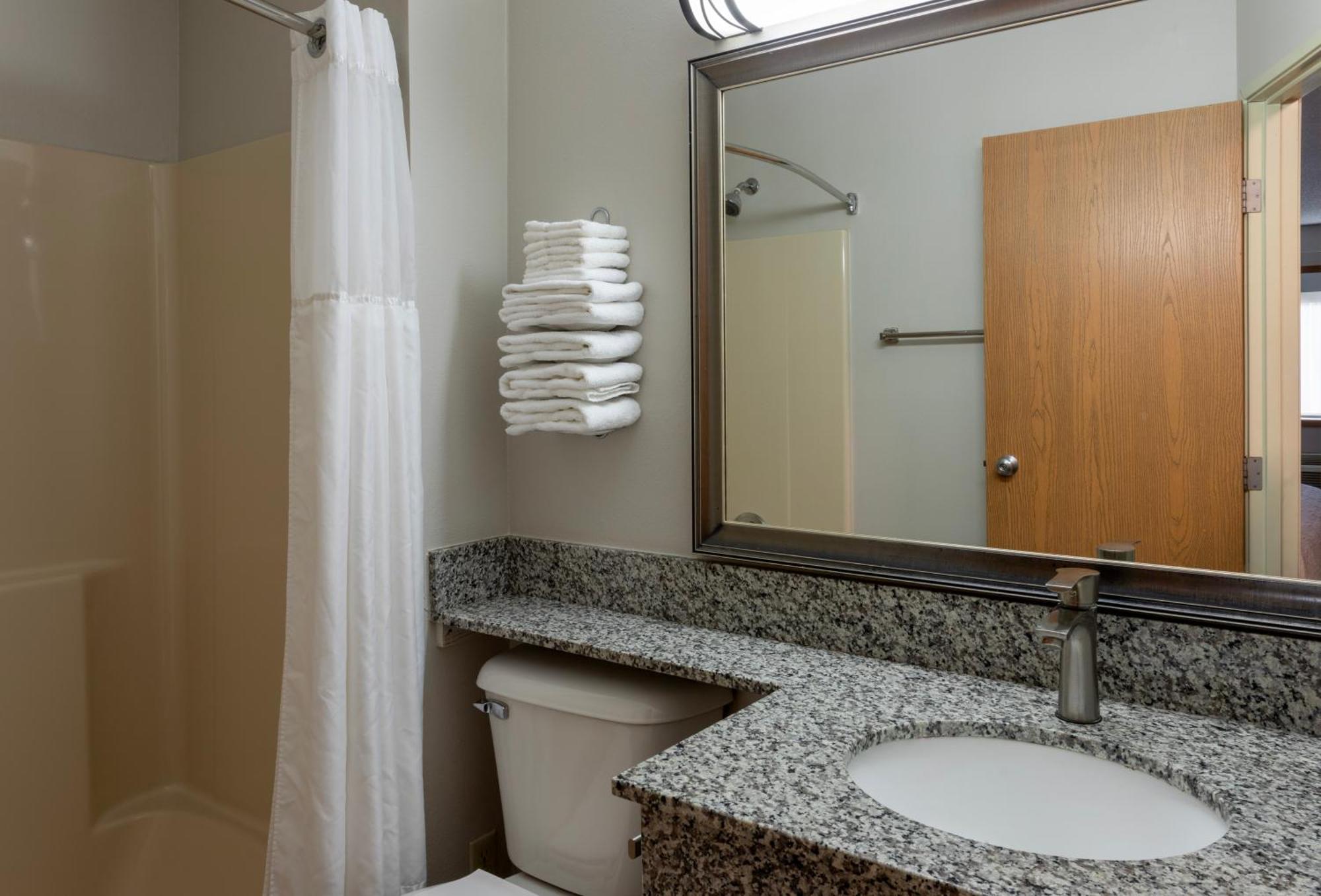 Grandstay Hotel & Suites Cambridge Esterno foto