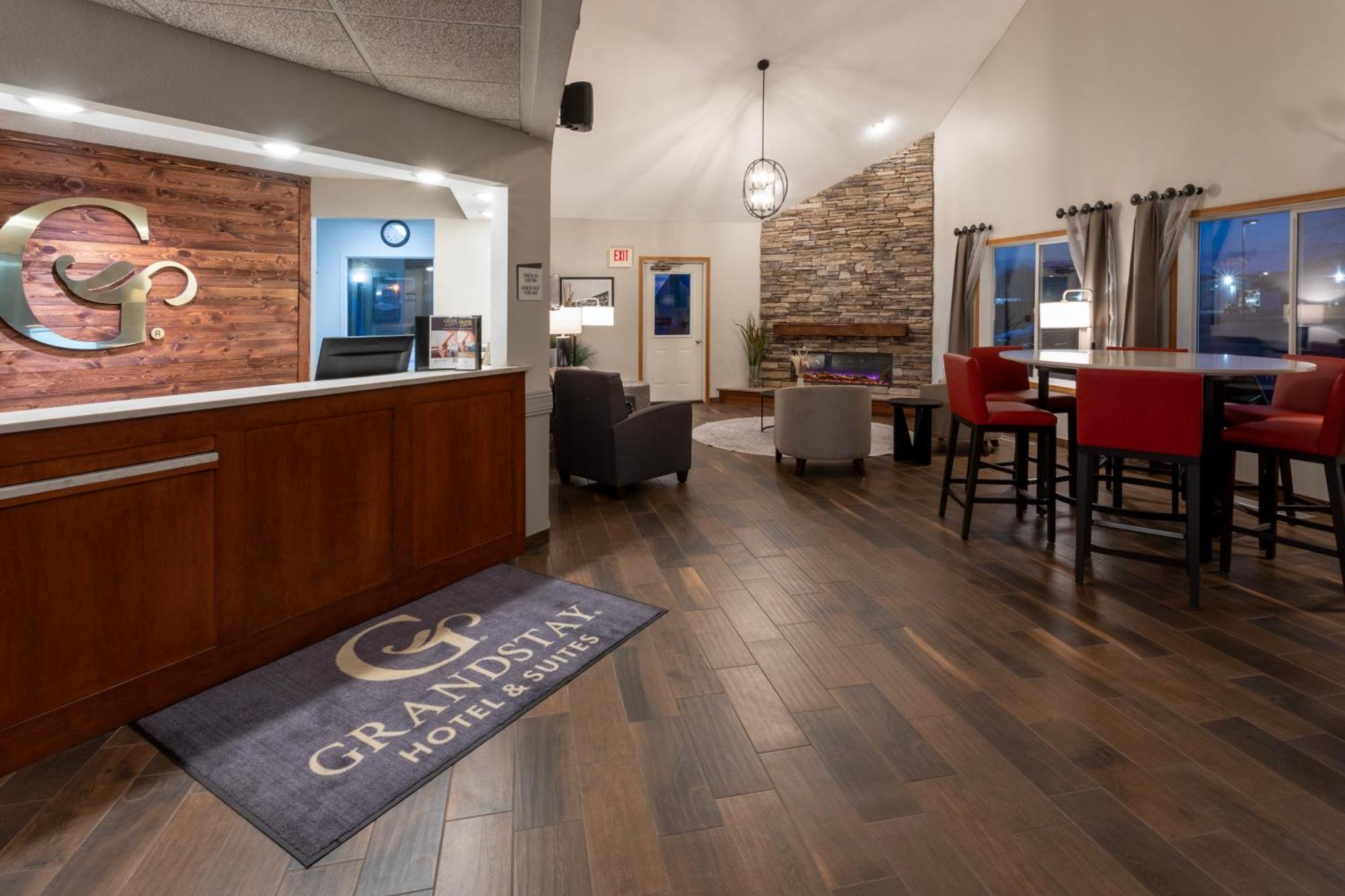 Grandstay Hotel & Suites Cambridge Esterno foto