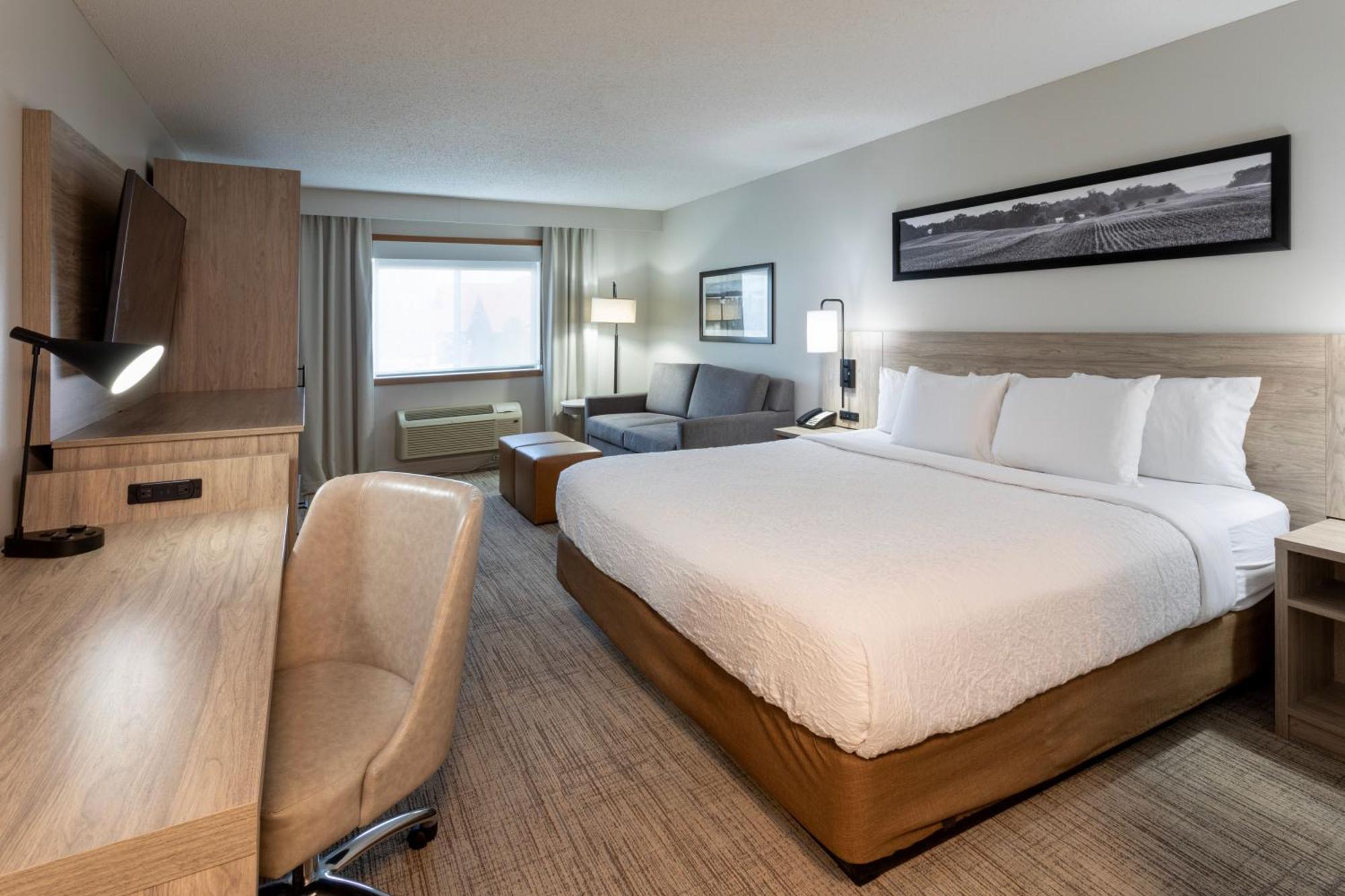 Grandstay Hotel & Suites Cambridge Esterno foto