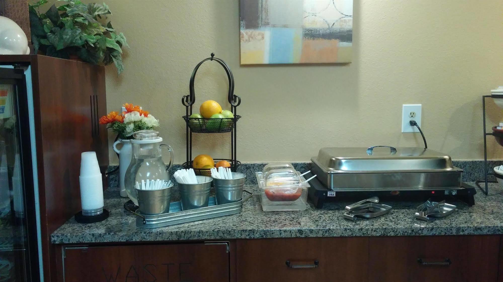 Grandstay Hotel & Suites Cambridge Esterno foto